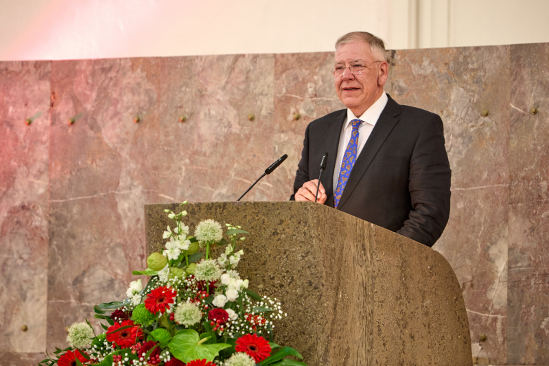 Senator a. D. Christoph Ahlhaus, Vorsitzender der Bundesgeschäftsführung des BVMW, bei seiner Keynote zum Jahresempfang Der Mittelstand. BVMW Hessen Foto: Dietrich Skrock