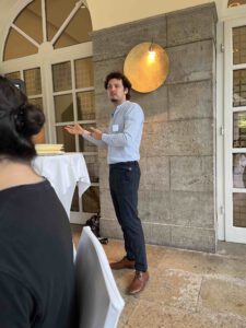 Felipe Bergmann beim Vortrag beim Business Talk Bad Nauheim; Foto: Conny Gärtner