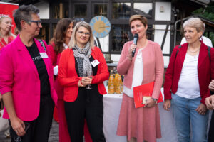Melanie Kleine, Suzana Muzic, Heike Meinhardt, Lilli Rohde, Maike Benner, Dr. Corinne Böckstiegel; Foto: Andreas Wetzel