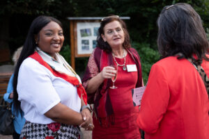 Harmonie Essome, Tina Otte; Foto: Andreas Wetzel