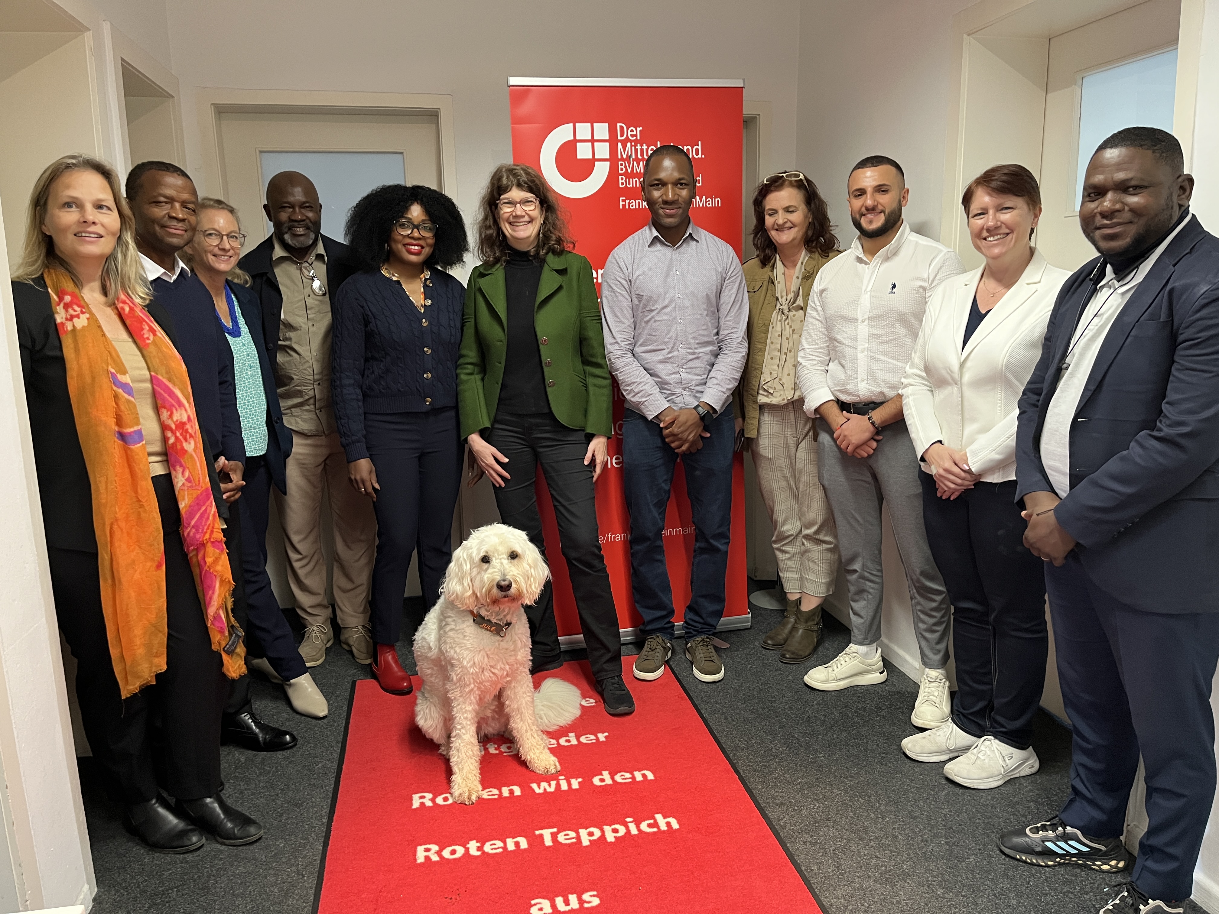 Mehr über den Artikel erfahren Deutschland trifft Kamerun: Wie der Mittelstand neue IT-Power hebt