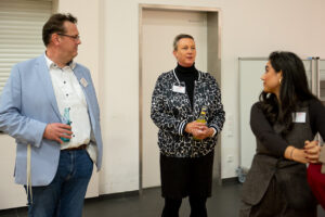 Götz Hauptmann, Sylvia Enste, Alize Karaca; Foto: Andreas Wetzel