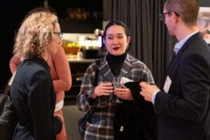 Julia Bartakovic, Julia Yang; Foto: Andreas Wetzel