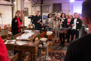 Begrüßung zum Last Tuesday im Schärferaum; Foto: Andreas Wetzel