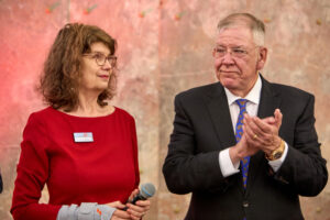 Cornelia Gärtner, Leiterin des BVMW Hessen und der Geschäftsstelle Frankfurt am Main, und Senator a. D. Christoph Ahlhaus, Vorsitzender der Bundesgeschäftsführung des BVMW, beim Jahresempfang Der Mittelstand. BVMW Hessen; Foto: Dietrich Skrock