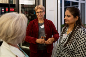 Dr. Corinne Böckstiegel, Poonam Bhute; Foto: Andreas Wetzel